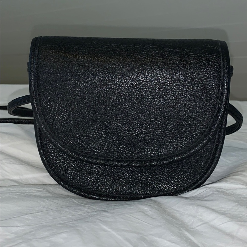 Classic black saddle crossbody